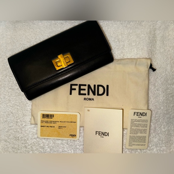 Fendi Peekaboo Continental long wallet with dust bag and certificate card. - Picture 3 of 16
